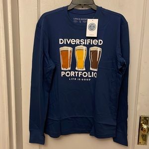 NWT Life is good long sleeves t-shirt size Small.